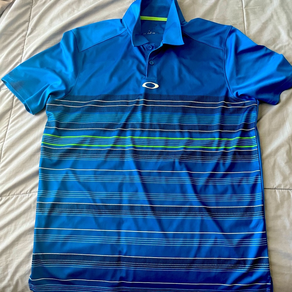 Oakley Regular fit Golf Polo. Men’s size Medium. No tears,snags, or stains